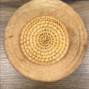 Large rattan pop socket by